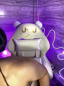 Snapshot of Bubalu_Uwwu chatting on December 2, 2025, 3:52 am Bubalu Uwwu online show from December 2, 2025, 3:52 am