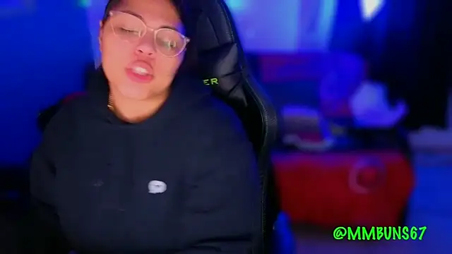 Snapshot of miacanela_xo chatting on October 25, 2025, 1:49 am miacanela xo online show from October 25, 2025, 1:49 am