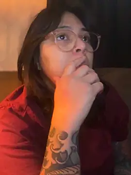 Snapshot of miacanela_xo chatting on November 17, 2025, 4:27 am miacanela xo online show from November 17, 2025, 4:27 am