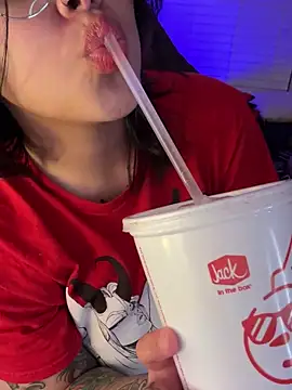 Snapshot of miacanela_xo chatting on March 12, 2025, 3:02 am miacanela xo online show from March 12, 2025, 3:02 am