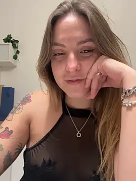 Snapshot of LiliMorganxxx chatting on December 3, 2025, 10:42 pm LiliMorganxxx online show from December 3, 2025, 10:42 pm