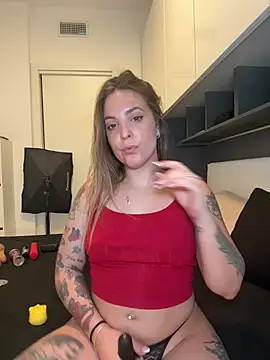 Snapshot of LiliMorganxxx chatting on August 3, 2026, 2:12 pm LiliMorganxxx online show from August 3, 2026, 2:12 pm