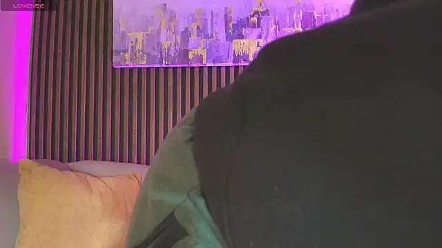 Tamaraakins online show from November 30, 2025, 1:01 pm