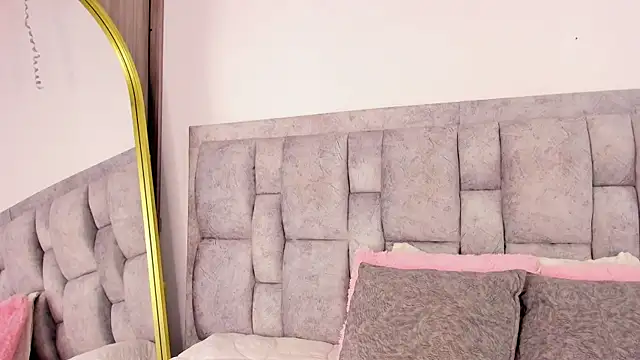 Snapshot of aaryy_ chatting on January 9, 2026, 5:09 pm aaryy online show from January 9, 2026, 5:09 pm