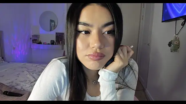 Snapshot of Shineel chatting on October 29, 2025, 1:04 am Shineel online show from October 29, 2025, 1:04 am