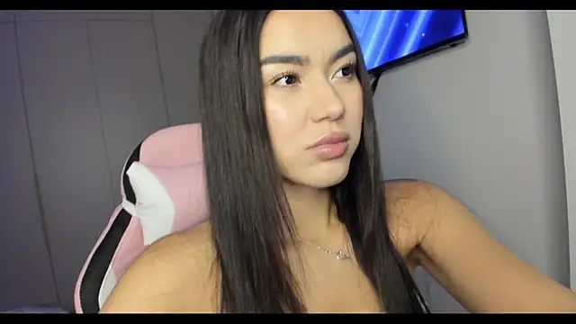 Snapshot of Shineel chatting on October 27, 2025, 12:28 pm Shineel online show from October 27, 2025, 12:28 pm