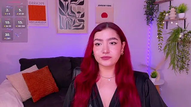 Snapshot of ViolettCastel chatting on April 17, 2026, 8:22 pm ViolettCastel online show from April 17, 2026, 8:22 pm