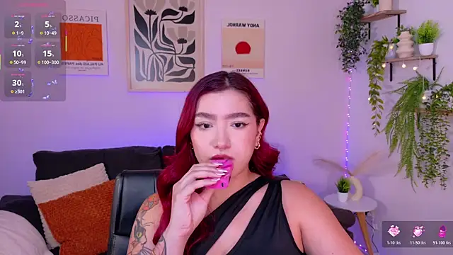 Snapshot of ViolettCastel chatting on April 20, 2026, 7:15 pm ViolettCastel online show from April 20, 2026, 7:15 pm