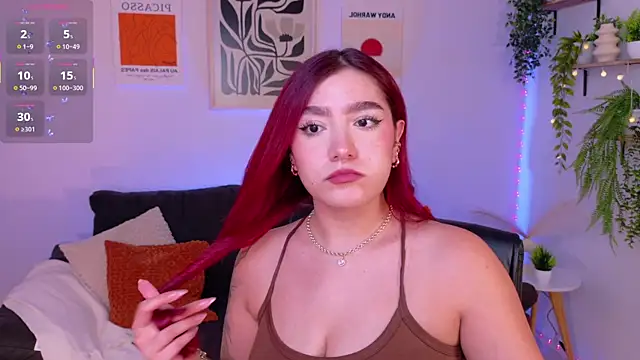 Snapshot of ViolettCastel chatting on April 22, 2026, 7:31 pm ViolettCastel online show from April 22, 2026, 7:31 pm