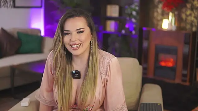 EvaSunderland online show from March 11, 2025, 8:20 pm