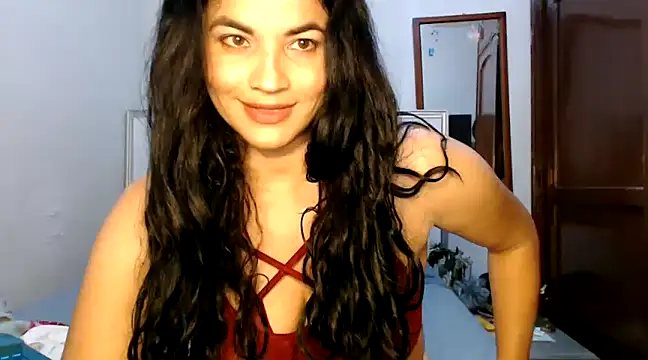 Snapshot of Katalleyaa chatting on December 4, 2024, 5:16 pm Katalleyaa online show from December 4, 2024, 5:16 pm