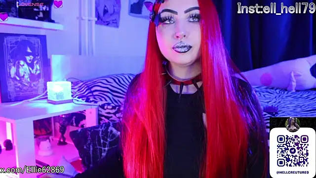 Snapshot of Kitty_goth chatting on October 27, 2025, 7:59 pm Kitty goth online show from October 27, 2025, 7:59 pm