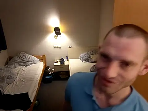 Snapshot of Bartzrl chatting on September 23, 2025, 7:32 pm Bartzrl online show from September 23, 2025, 7:32 pm