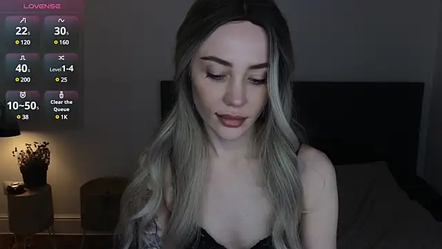 Snapshot of Sara_Tranquil chatting on December 1, 2024, 9:42 pm Sara Tranquil online show from December 1, 2024, 9:42 pm