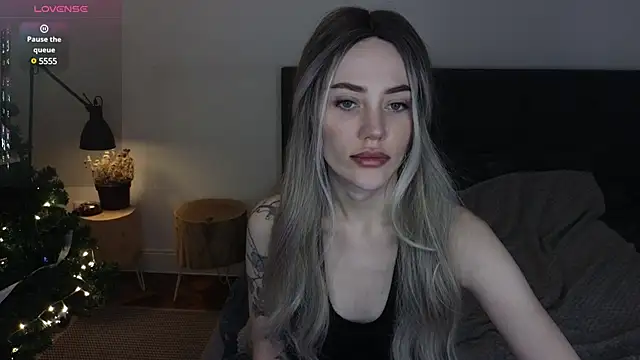 Snapshot of Sara_Tranquil chatting on December 8, 2024, 6:50 pm Sara Tranquil online show from December 8, 2024, 6:50 pm