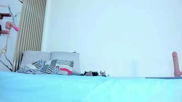 Snapshot of YUSELFI_ROSS_ chatting on October 26, 2025, 12:16 pm YUSELFI ROSS online show from October 26, 2025, 12:16 pm