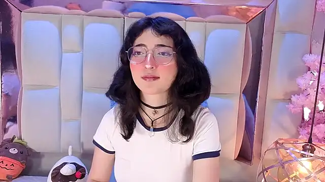 SaraMartini1 online show from January 6, 2026, 6:06 am