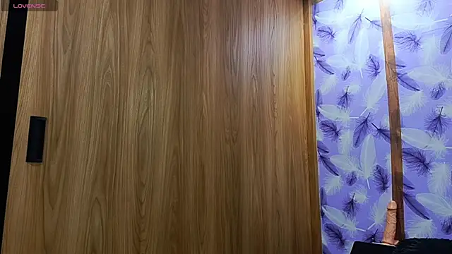 Snapshot of Molly_ADY chatting on December 15, 2025, 1:33 am Molly ADY online show from December 15, 2025, 1:33 am