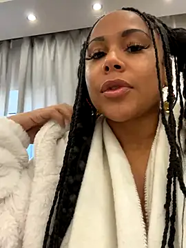 HaileyDiana online show from December 21, 2025, 11:23 am