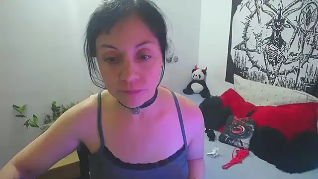 Snapshot of lili_peach chatting on March 12, 2025, 11:44 pm lili peach online show from March 12, 2025, 11:44 pm