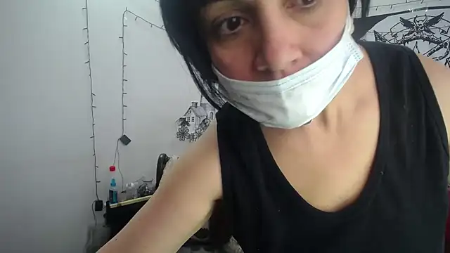 Snapshot of lili_peach chatting on December 5, 2024, 9:11 pm lili peach online show from December 5, 2024, 9:11 pm