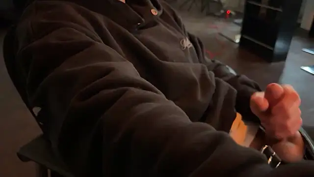 KendrickJiz online show from April 4, 2026, 5:41 pm