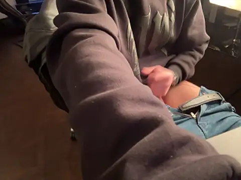 KendrickJiz online show from April 10, 2026, 10:39 pm