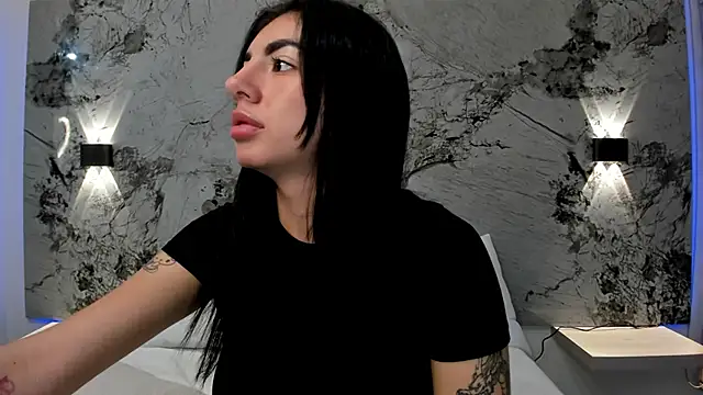 ANTONELLA  ROUSE  online show from March 12, 2025, 8:08 am