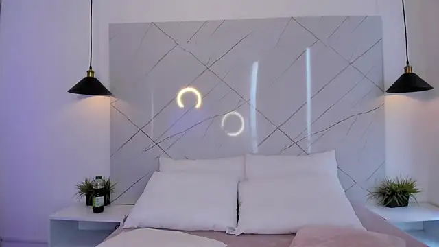 ANTONELLA  ROUSE  online show from December 1, 2025, 8:53 pm