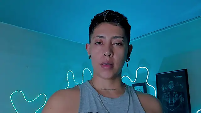 Aleja1214 online show from April 23, 2026, 10:44 pm