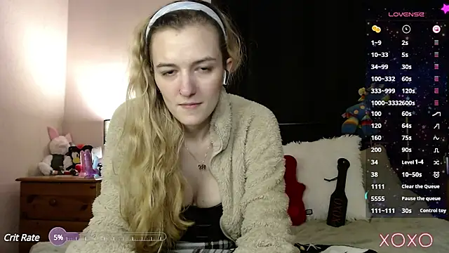 Snapshot of EllieeRose chatting on February 15, 2025, 3:52 am EllieeRose online show from February 15, 2025, 3:52 am