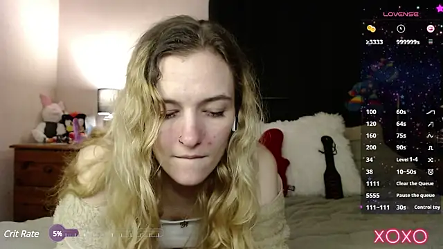 Snapshot of EllieeRose chatting on March 8, 2025, 8:25 pm EllieeRose online show from March 8, 2025, 8:25 pm