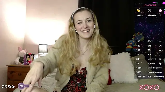 Snapshot of EllieeRose chatting on February 17, 2025, 6:06 pm EllieeRose online show from February 17, 2025, 6:06 pm