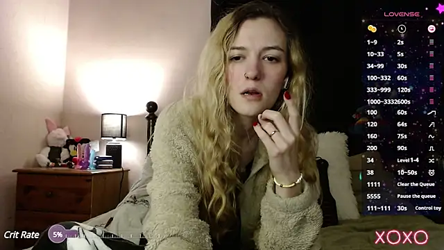Snapshot of EllieeRose chatting on February 21, 2025, 11:54 pm EllieeRose online show from February 21, 2025, 11:54 pm