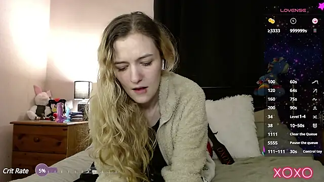 Snapshot of EllieeRose chatting on February 23, 2025, 5:01 am EllieeRose online show from February 23, 2025, 5:01 am
