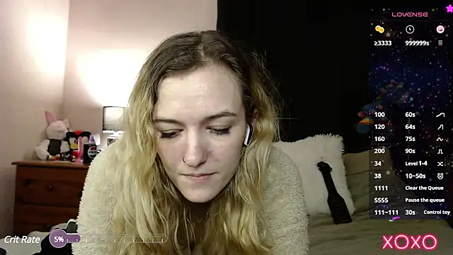 Snapshot of EllieeRose chatting on March 9, 2025, 7:59 pm EllieeRose online show from March 9, 2025, 7:59 pm