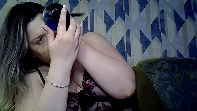 Snapshot of AnitaWillias chatting on October 18, 2025, 1:18 am AnitaWillias online show from October 18, 2025, 1:18 am