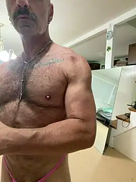 Snapshot of DaddySnowXX chatting on May 14, 2026, 4:31 am DaddySnowXX online show from May 14, 2026, 4:31 am