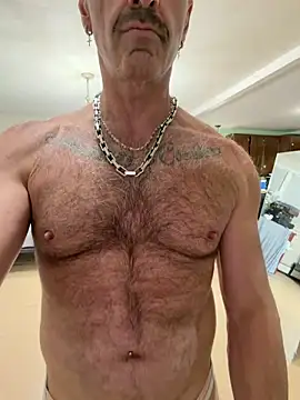 Snapshot of DaddySnowXX chatting on April 25, 2026, 8:17 am DaddySnowXX online show from April 25, 2026, 8:17 am