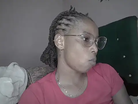 Snapshot of SweetWhisper chatting on March 30, 2026, 4:25 am SweetWhisper online show from March 30, 2026, 4:25 am