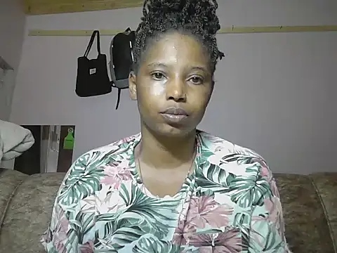 Snapshot of SweetWhisper chatting on January 13, 2026, 1:59 pm SweetWhisper online show from January 13, 2026, 1:59 pm