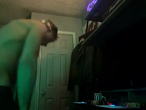 Snapshot of trash4cash chatting on February 14, 2026, 5:29 am trash4cash online show from February 14, 2026, 5:29 am