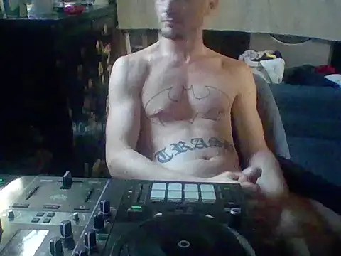 Snapshot of trash4cash chatting on October 1, 2025, 8:57 pm trash4cash online show from October 1, 2025, 8:57 pm