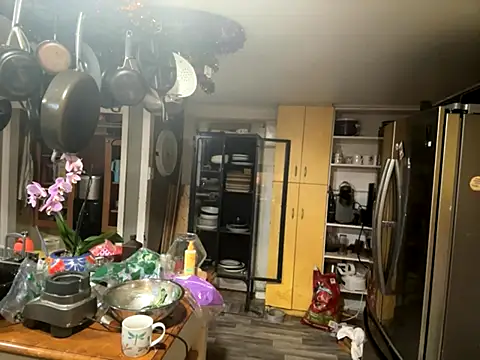 Snapshot of trash4cash chatting on November 26, 2025, 8:20 pm trash4cash online show from November 26, 2025, 8:20 pm