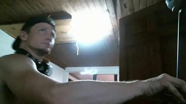 Snapshot of trash4cash chatting on September 28, 2025, 2:29 am trash4cash online show from September 28, 2025, 2:29 am