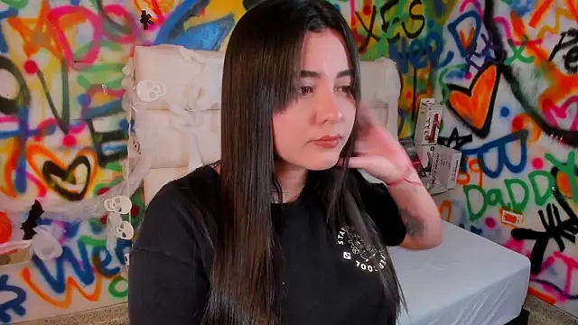 Snapshot of Liana_Bernocchi chatting on October 19, 2025, 8:22 pm Liana Bernocchi online show from October 19, 2025, 8:22 pm