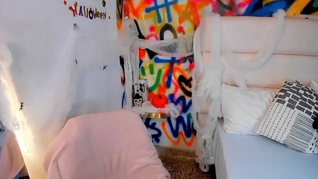 Snapshot of Liana_Bernocchi chatting on September 29, 2025, 9:09 pm Liana Bernocchi online show from September 29, 2025, 9:09 pm