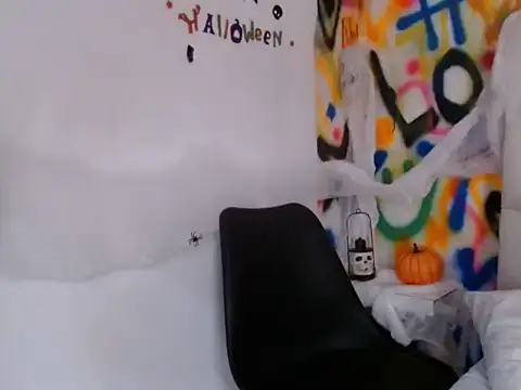 Snapshot of Liana_Bernocchi chatting on September 27, 2025, 6:58 pm Liana Bernocchi online show from September 27, 2025, 6:58 pm