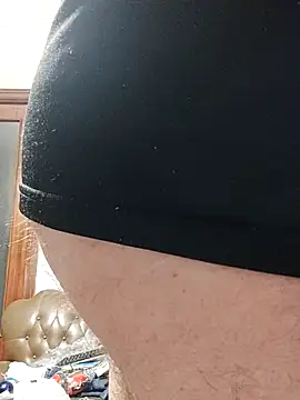 Snapshot of solitoooocam687 chatting on March 11, 2025, 9:37 pm solitoooocam687 online show from March 11, 2025, 9:37 pm