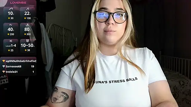 Roxy Sakura online show from March 16, 2025, 1:17 pm